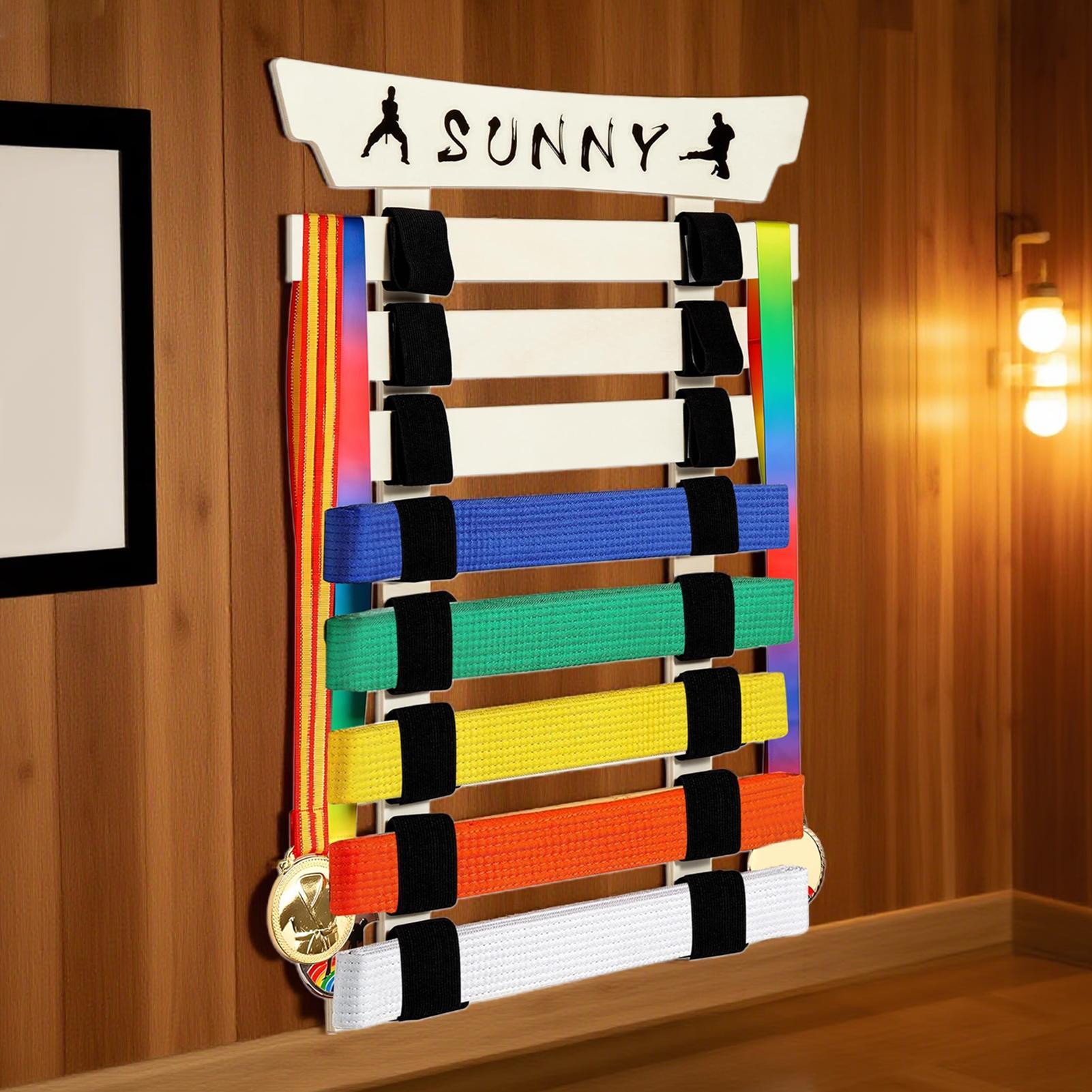 가라테 벨트 랙 행거와 스티커가있는 가라데 벨트 주최자 - Sports Equipment Organizer Rack 리뷰 및 가격
